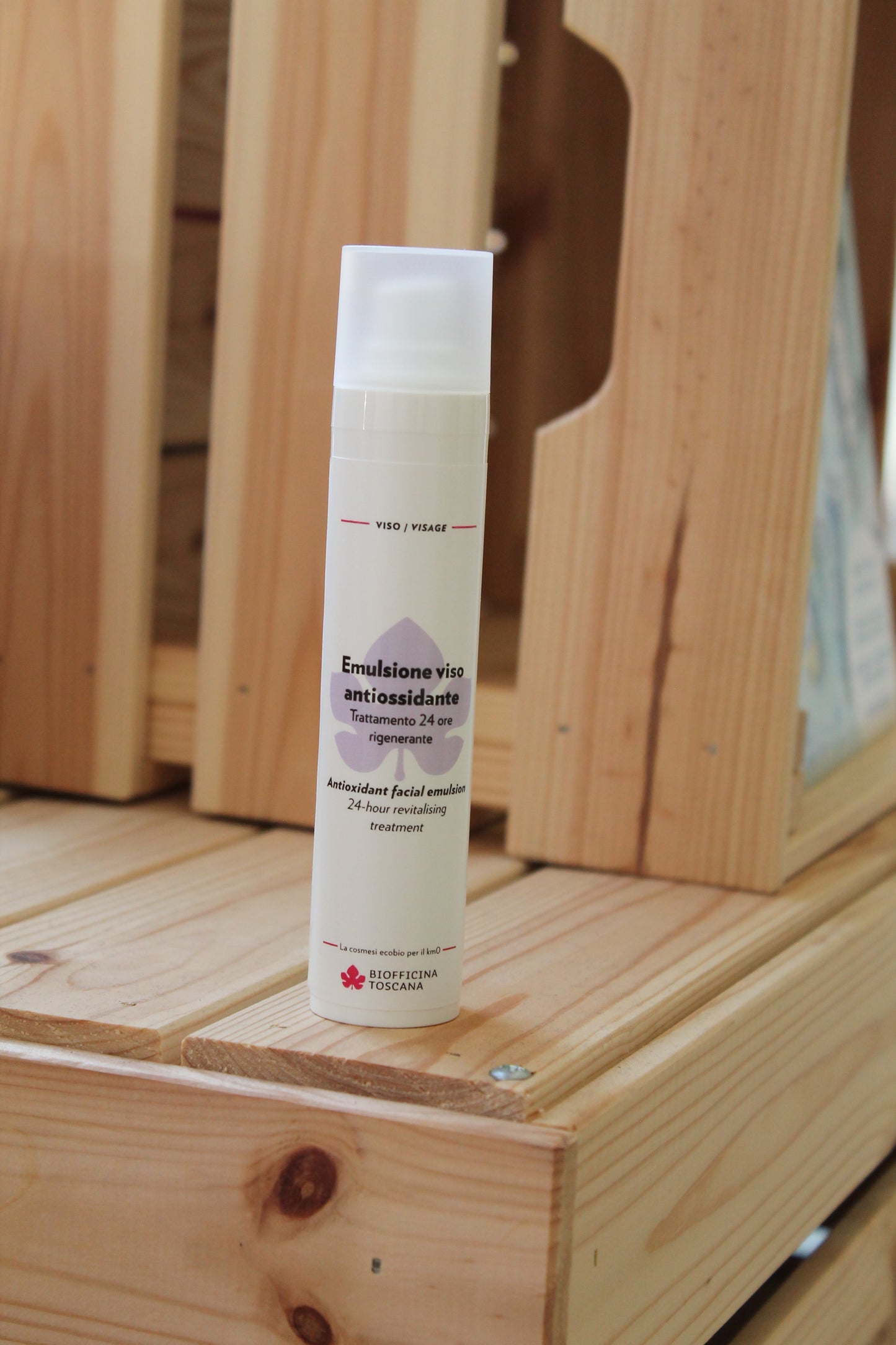 Emulsione viso antiossidante trattamento 24 ore rigenerante di Biofficina Toscana (50 ml)