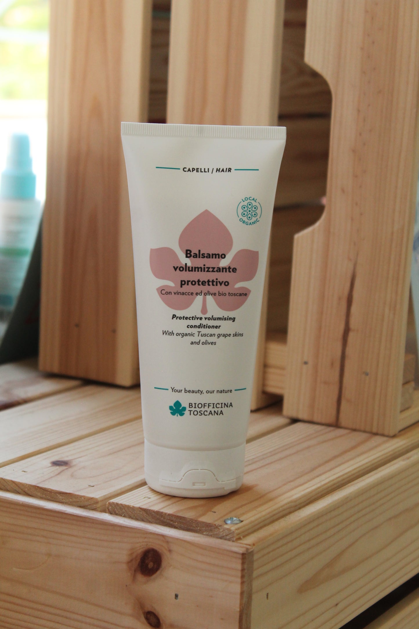 Balsamo volumizzante protettivo con vinacce ed olive bio toscane di Biofficina Toscana (200 ml)