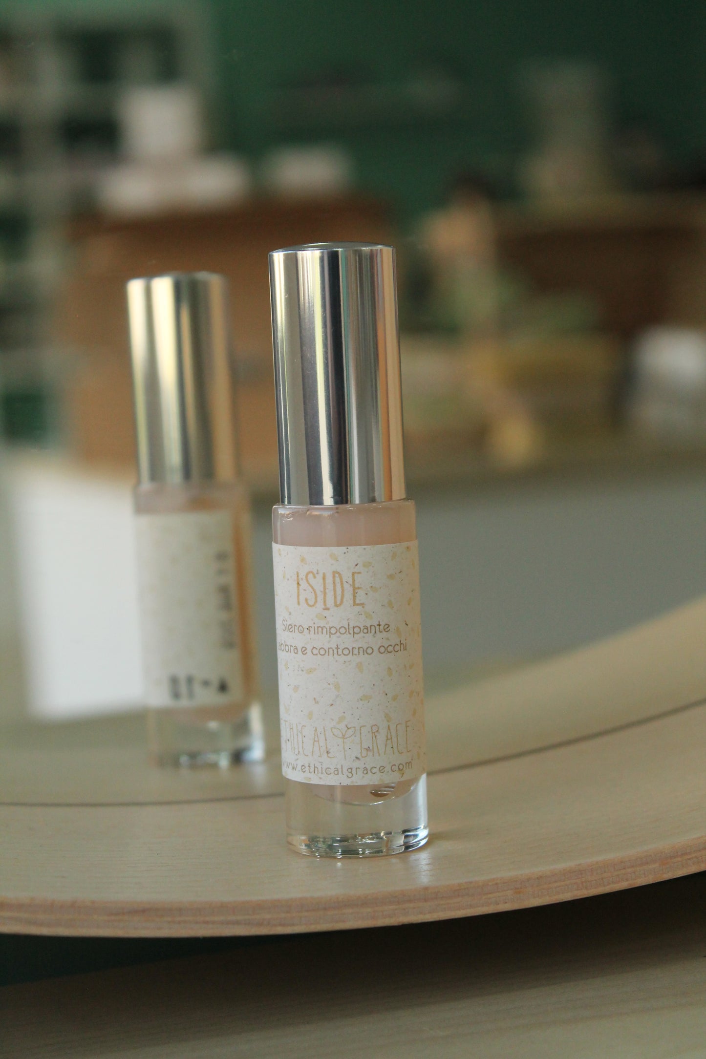 Siero labbra e contorno occhi rimpolpante Iside di Ethical Grace (10 ml)
