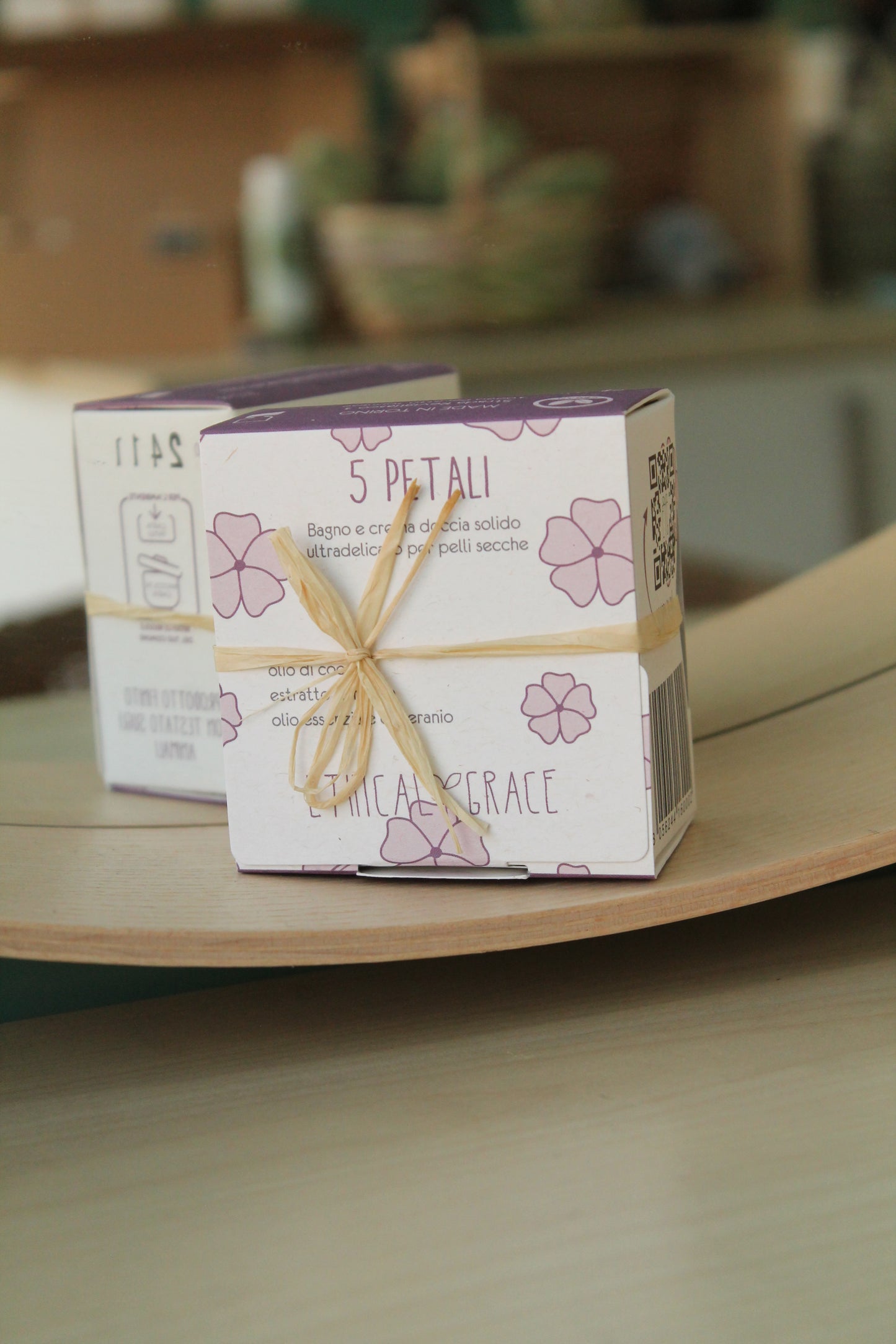 Crema e bagnodoccia 2 in 1 5 petali per pelli secche di Ethical Grace (90 g)