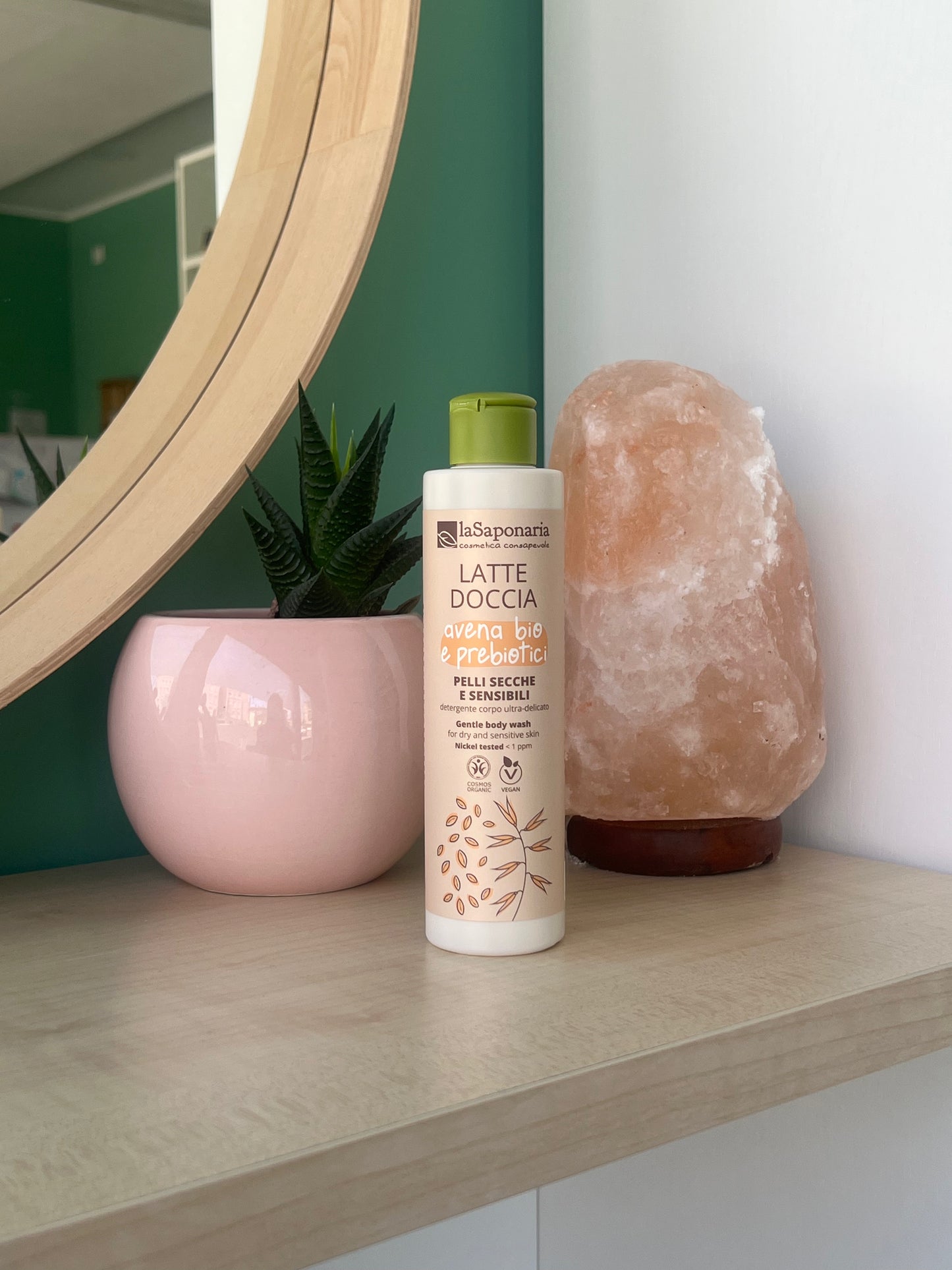 Latte doccia per pelli secche e sensibili - Avena Bio e Prebiotici di La Saponaria (200ml)