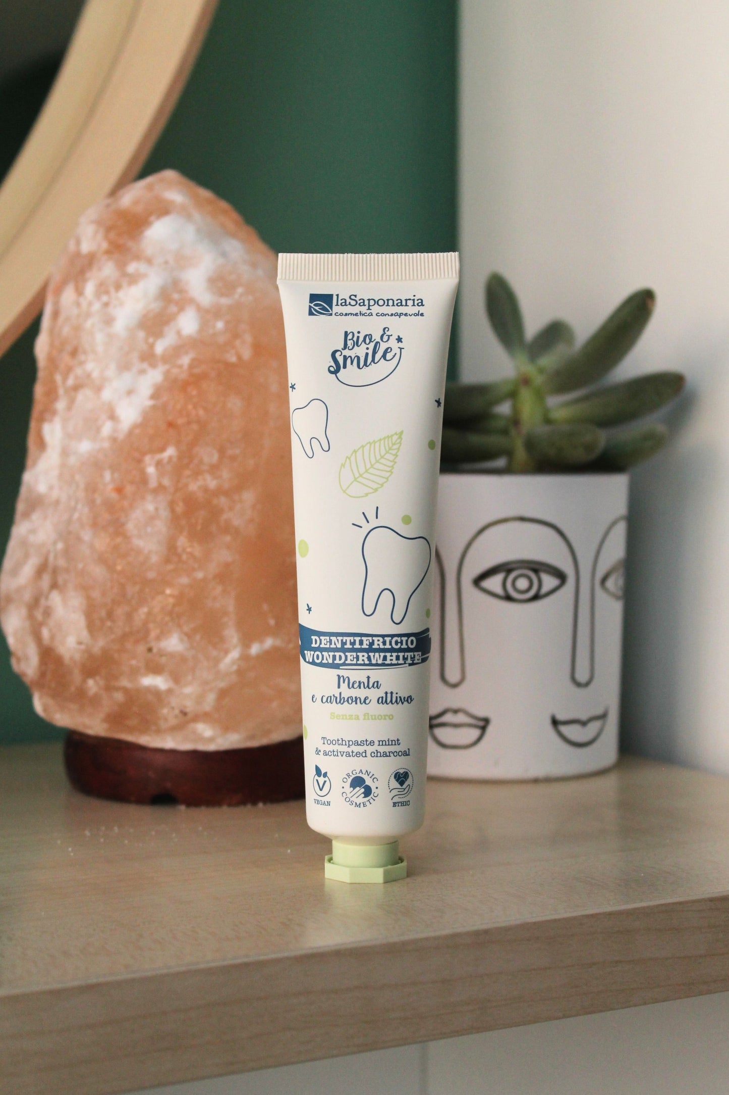 Dentifricio sbiancante WonderWhite Menta&Carbone di La Saponaria (75 ml)