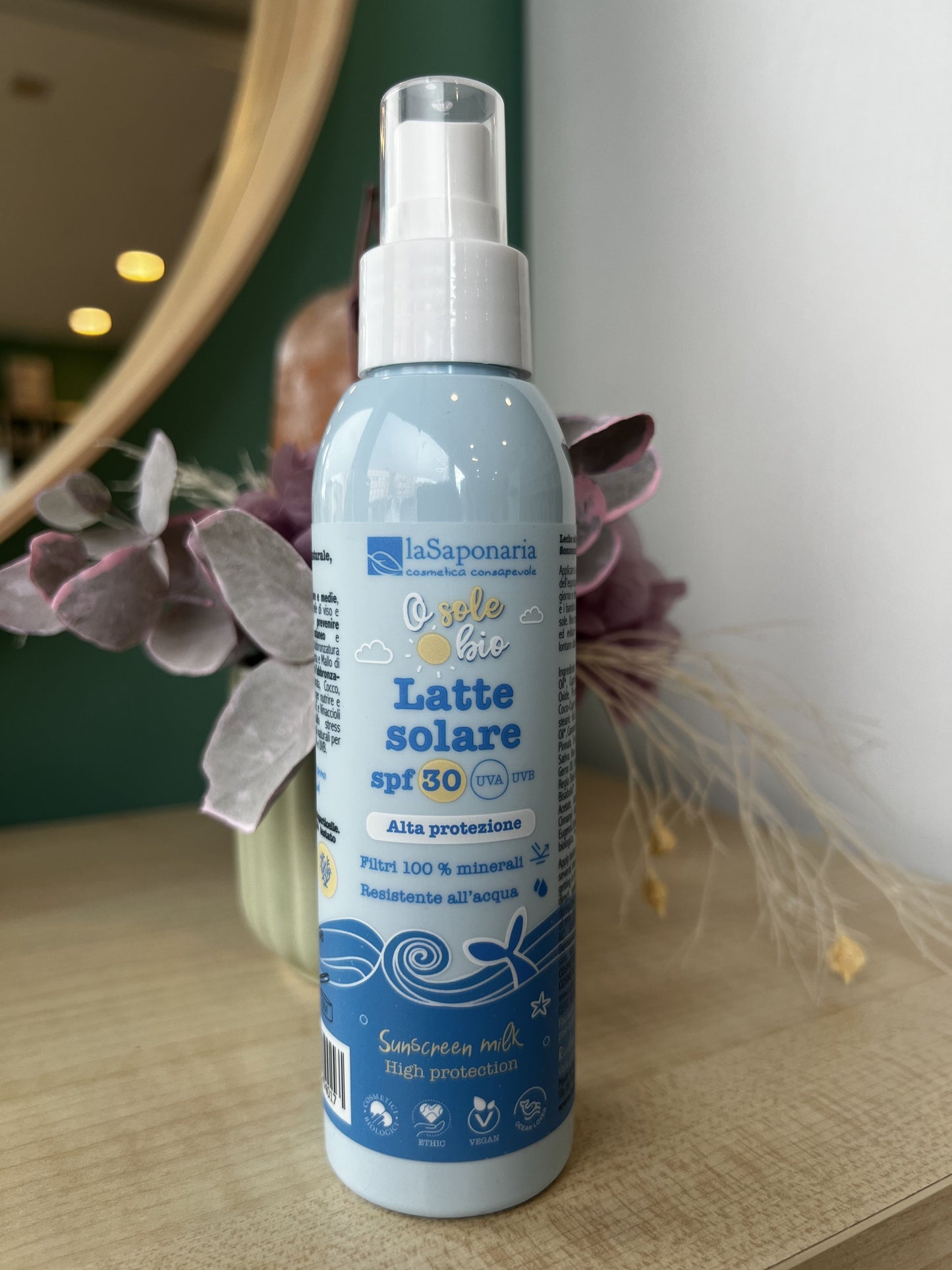 Latte solare SPF 30 - Alta protezione di La Saponaria (125 ml)