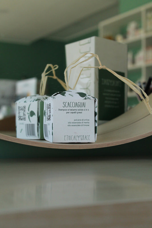 Shampoo e balsamo solido 2 in 1 per capelli grassi "Scacciaguai" di Ethical Grace (90 gr)