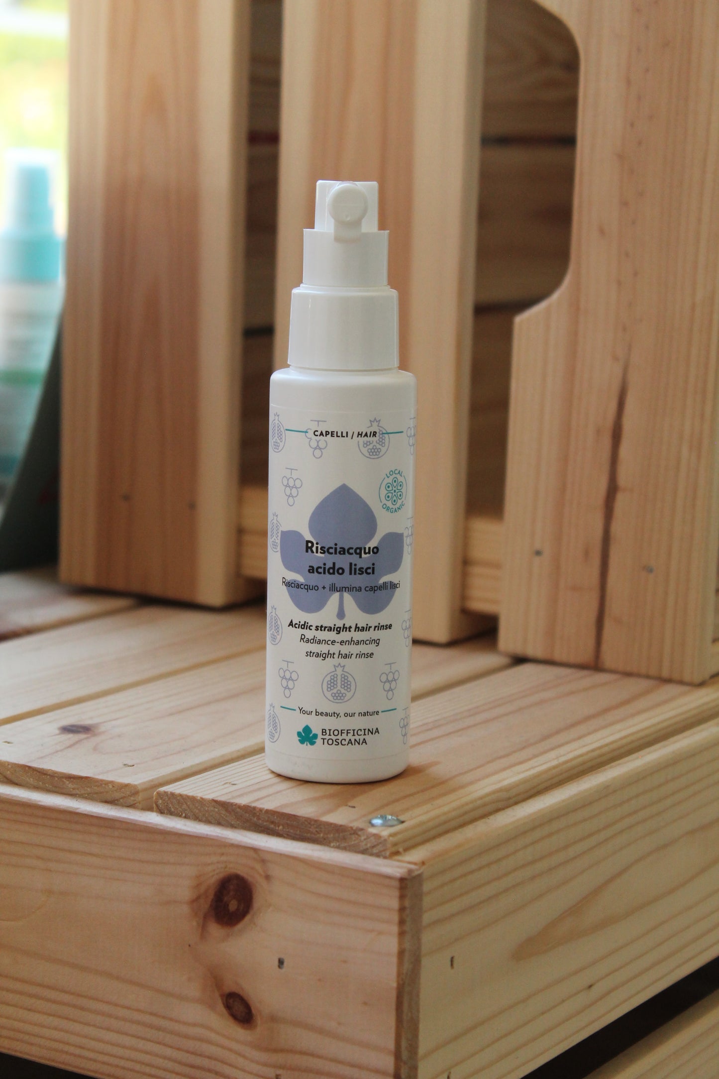 Risciacquo acido lisci risciacquo+illumina capelli lisci di Biofficina Toscana (100 ml)