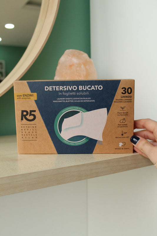 Detersivo Bucato in foglietti solubili con enzimi di R5 Living (30 lavaggi)