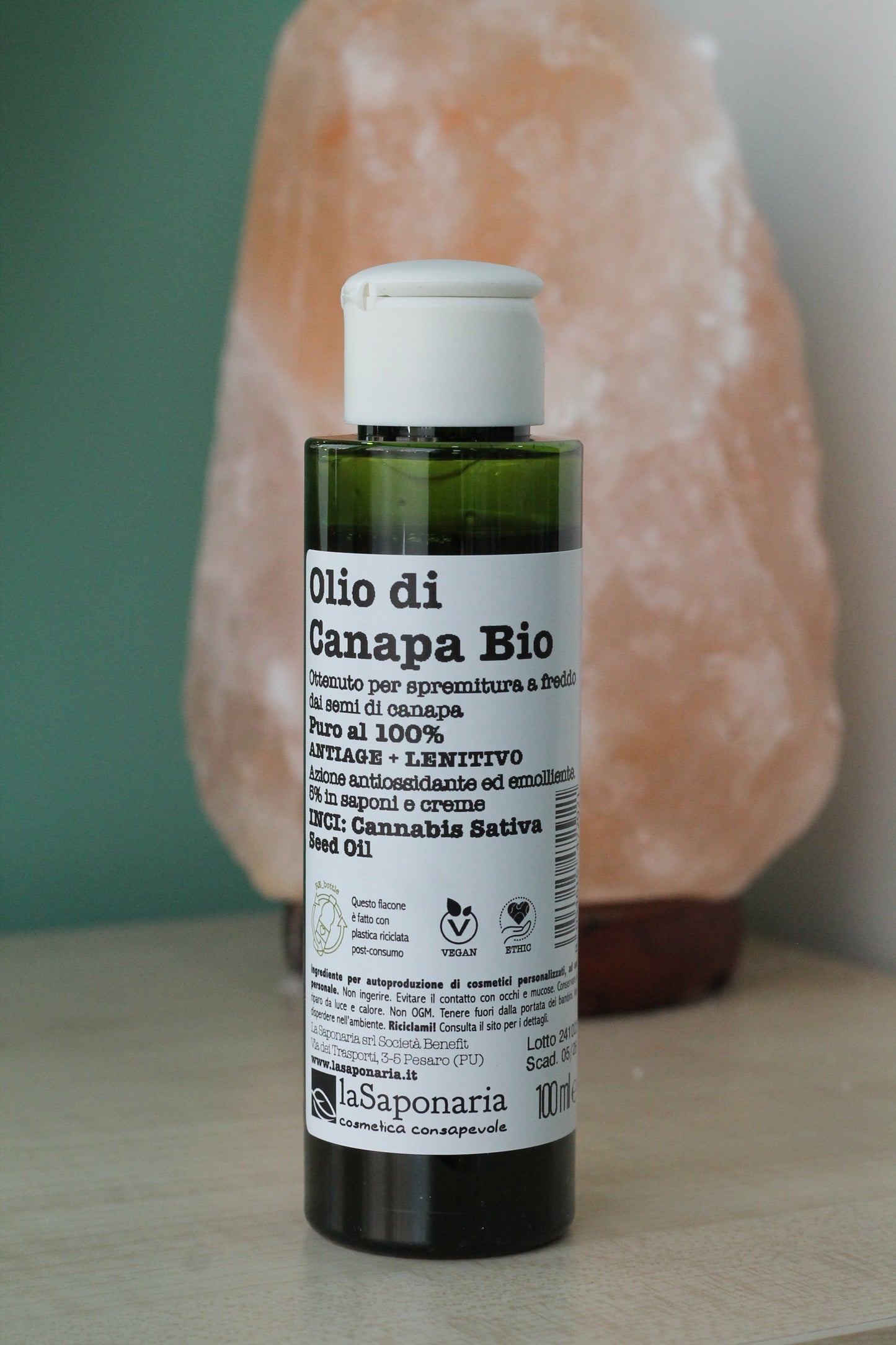 Olio di Canapa Bio elasticizzante e nutriente di La Saponaria (100 ml)