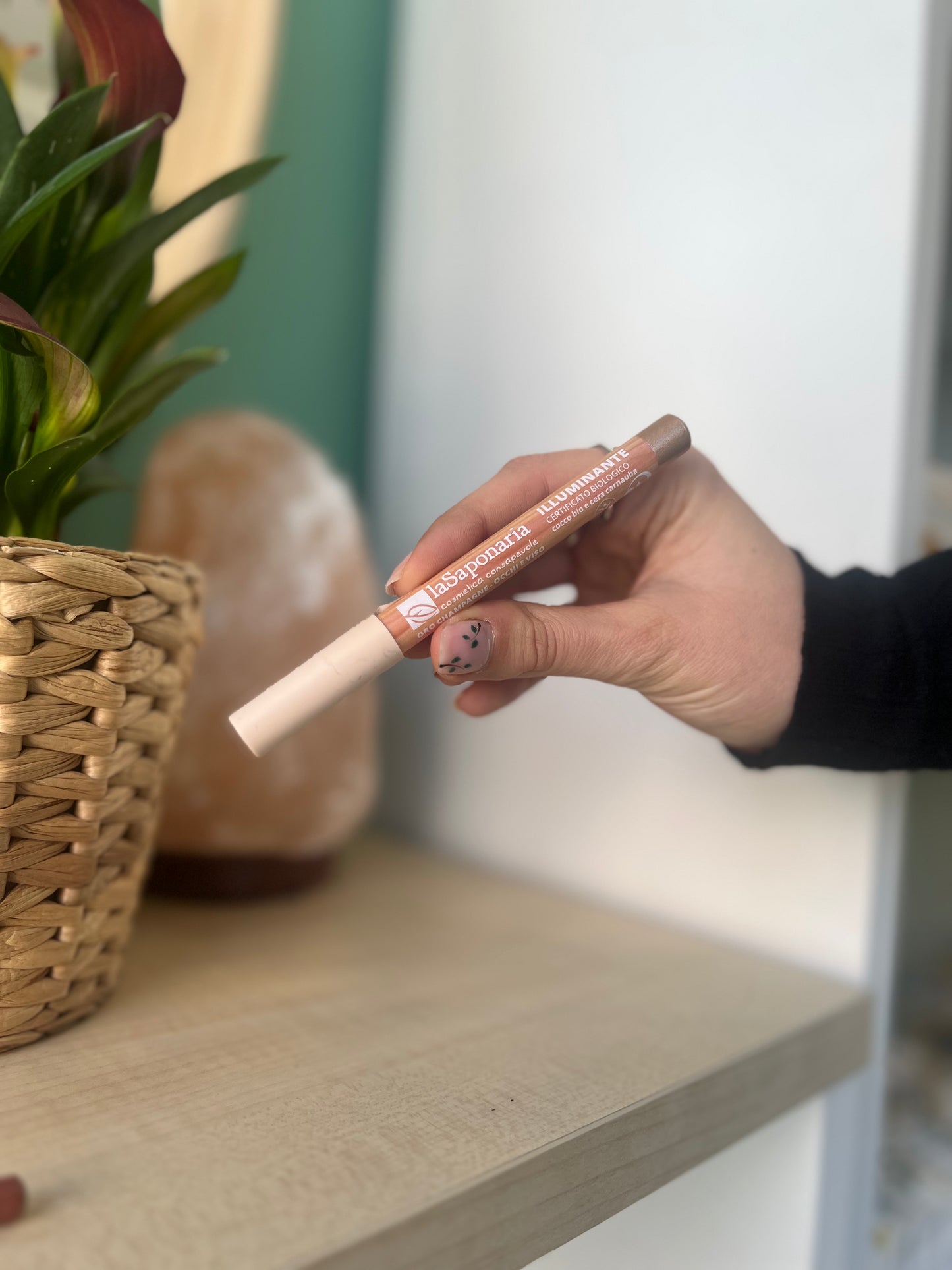 Illuminante viso e occhi oro champagne di La Saponaria
