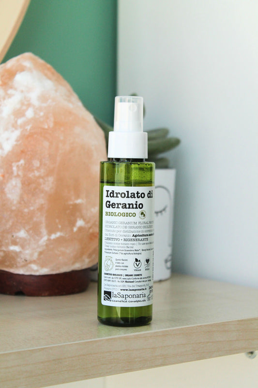 Idrolato di geranio bio di La Saponaria (100 ml) - Tonico viso