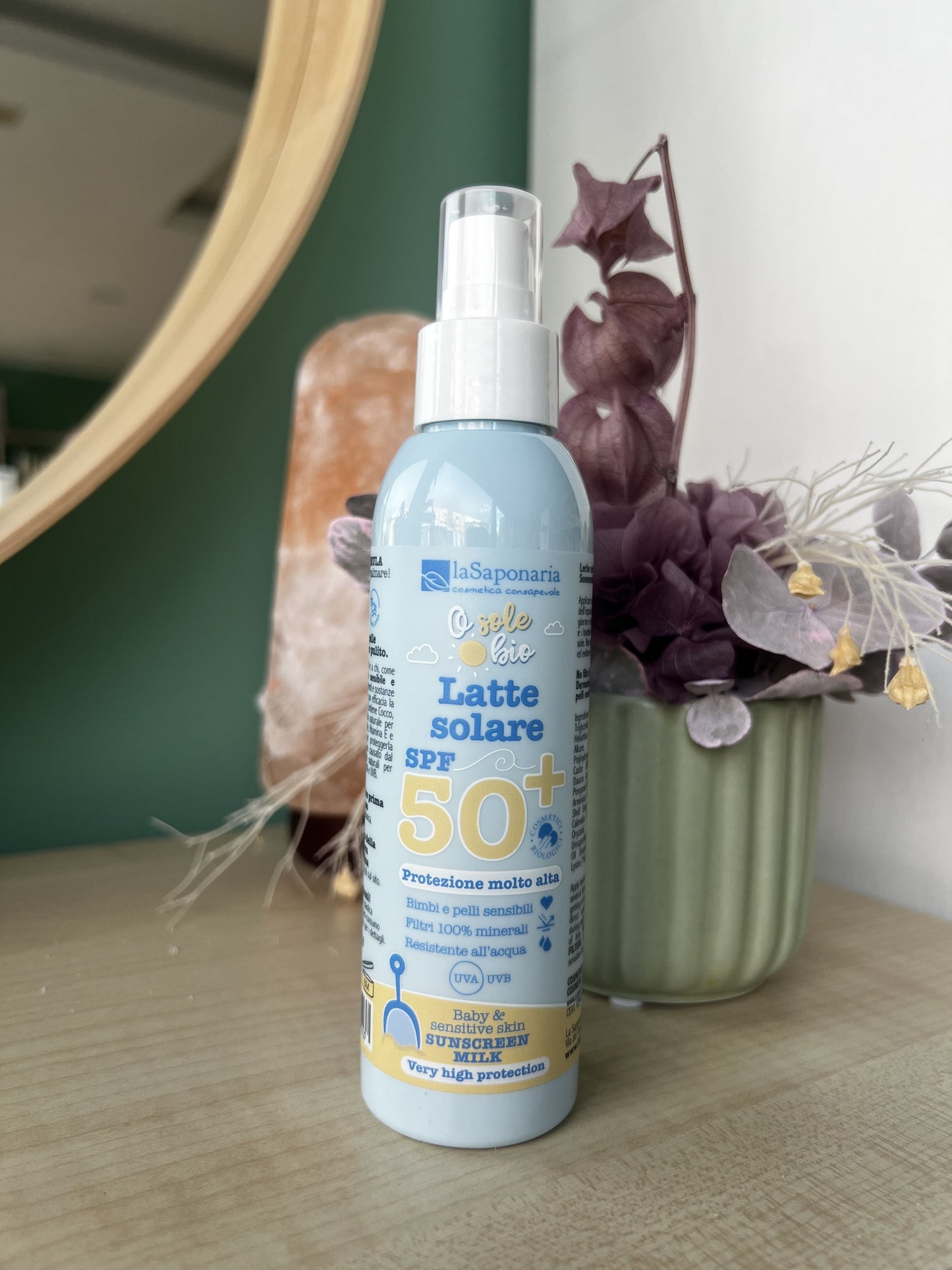 Latte solare SPF 50+ - Protezione molto alta bimbi e pelli sensibili di La Saponaria (125 ml)