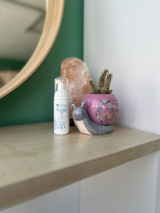 TRAVEL - Mousse detergente viso Mirtilla (50ml) di La Saponaria