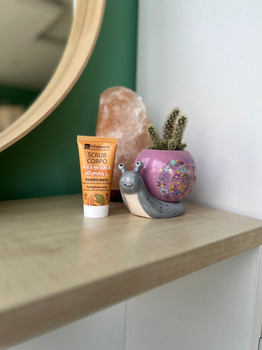 TRAVEL - Scrub corpo tonificante - Gingko Bio e Vitamina C (30 ml) di La Saponaria